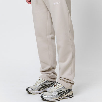 Side view of the stone jogger, model not showing face, side shot